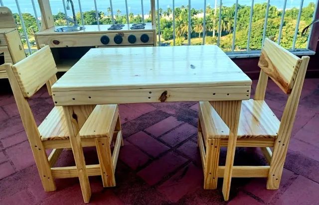 Conjunto de Mesa e 2 Cadeiras infantis Madeira