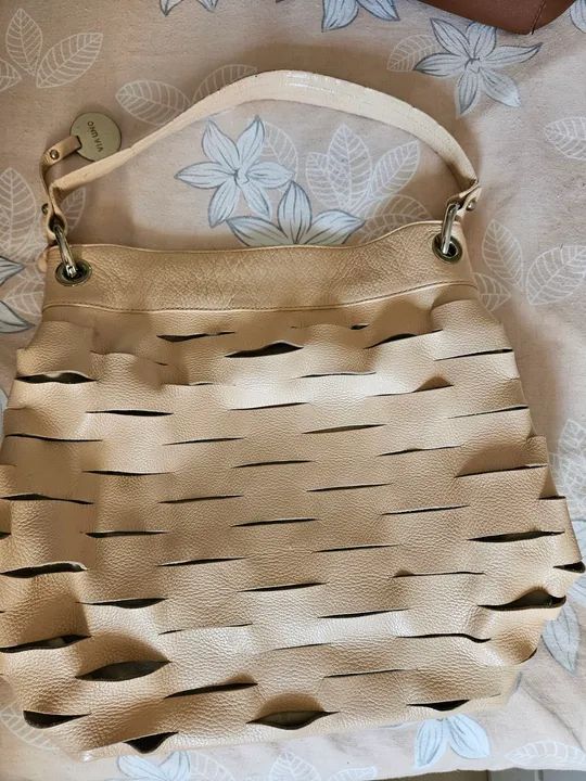 Bolsa de Ombro Bege em Couro - Foto 4