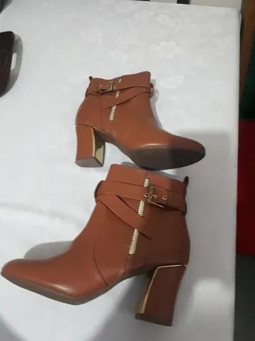 Bota feminina número 35 pouco uso 