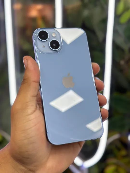 iPhone 14 blue