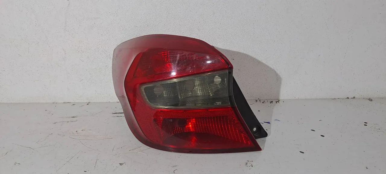 Lanterna traseira Ford Ka Hatch esquerda 2015/2018