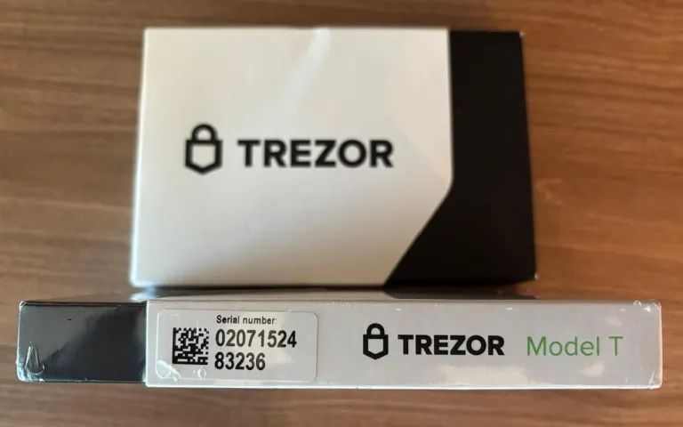Trezor Model T Hardware Wallet Carteira Bitcoin & Stablecoins Lacrada - Foto 6