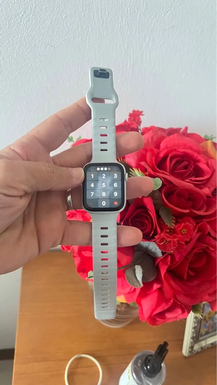 Apple Watch Série 4 44MM Touch não está muito bom mas usa normal - Foto 3
