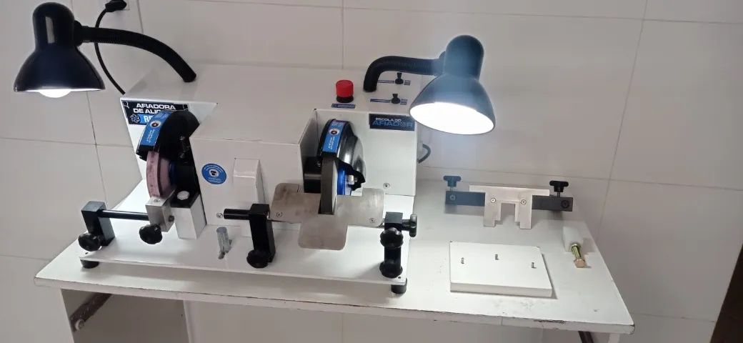 Máquina de amolar alicates 