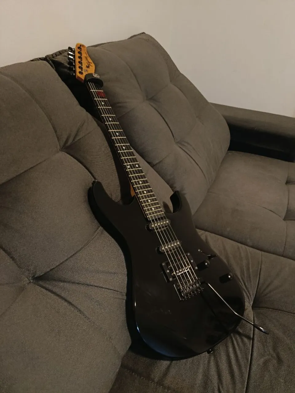 Guitarra Elétrica Squier Stratocaster Preta