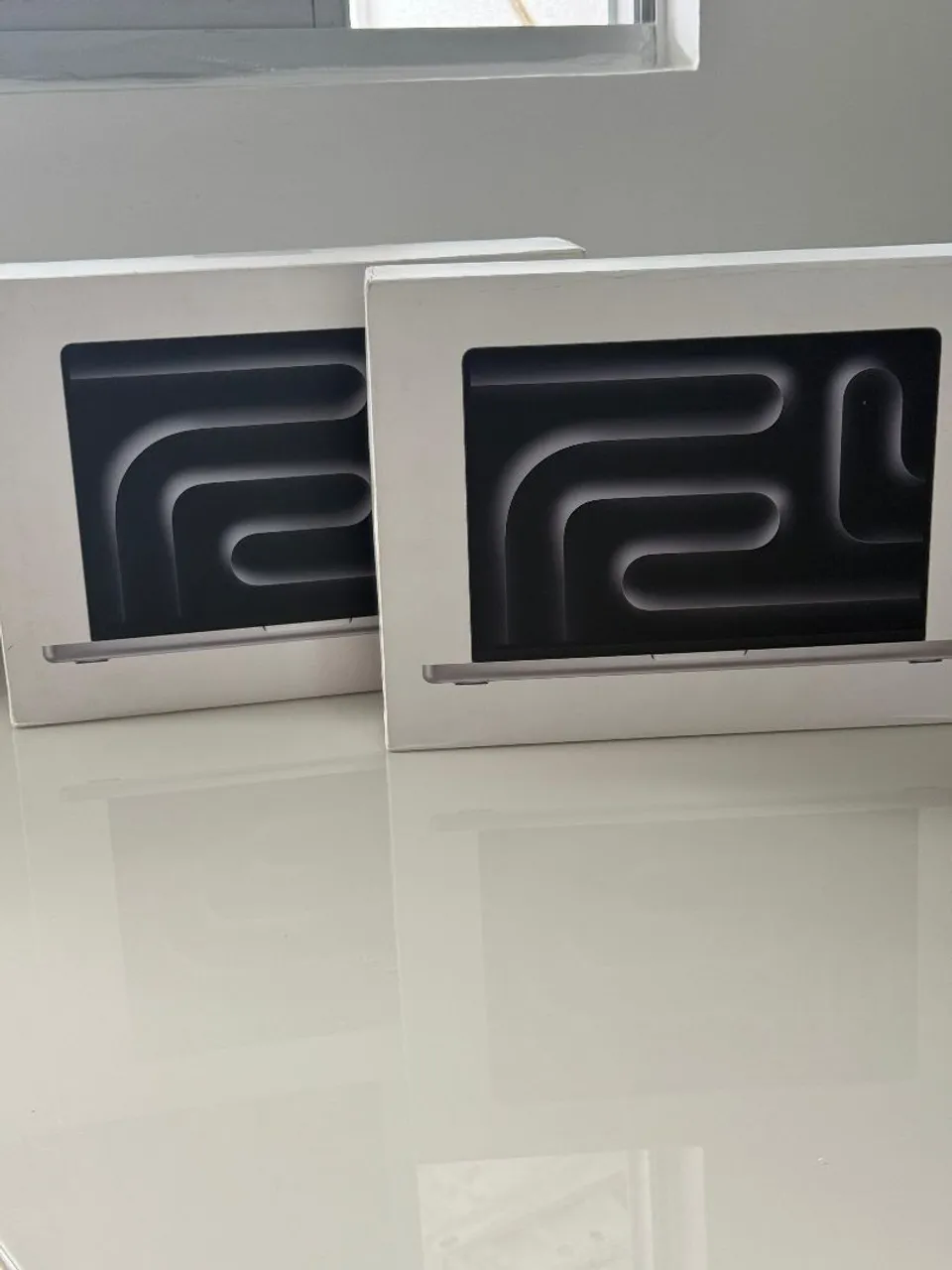 MacBook Pro M3 Pro (Silver) - 512 SSD e 18gb de ram | open box | impecável