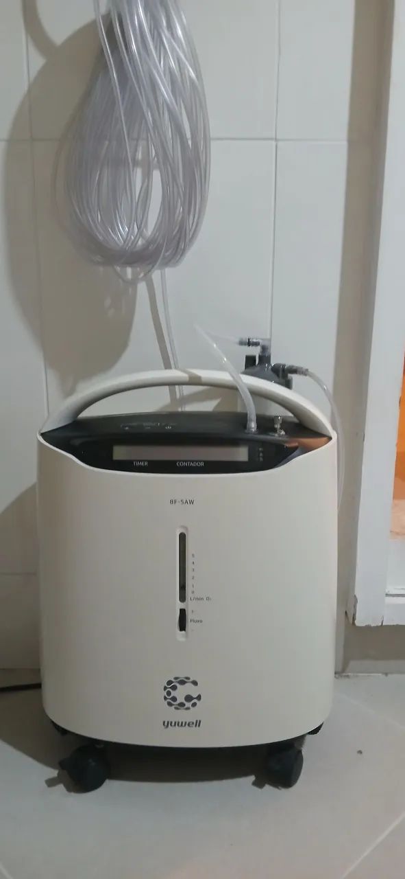 Concentrador  de oxigênio Yuwell modelo 8F-5AW 