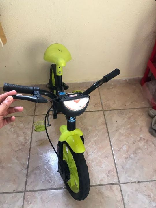 Bicicleta Infantil Verde e Preta - Foto 3