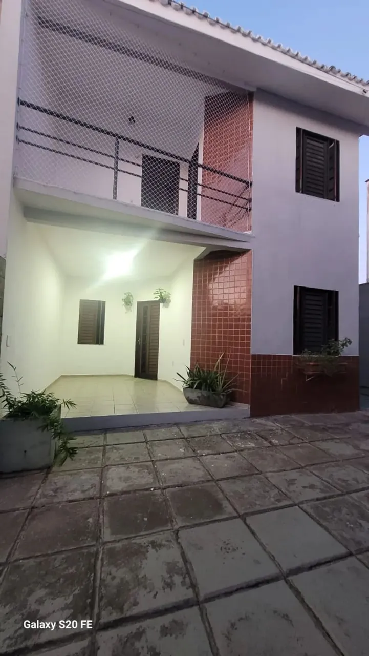 Imóvel para aluguel tem 250 metros quadrados com 3 quartos em Recanto dos Vinhais - São Lu
