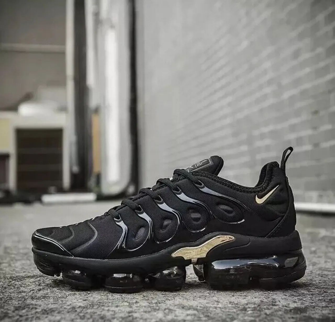 Nike Air VaporMax Plus - Preto - Foto 2