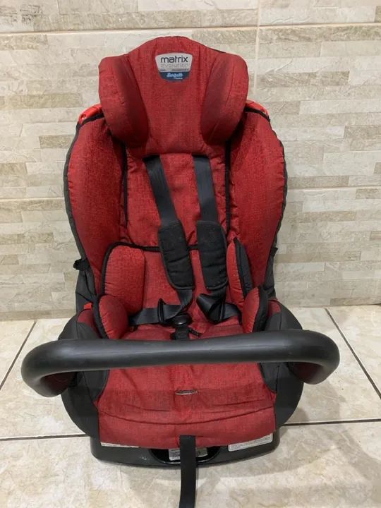 Cadeirinha de carro Matrix Evolution - Vermelha
