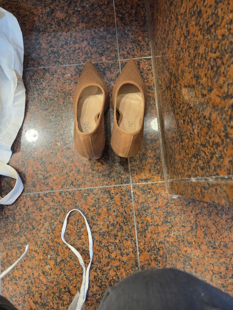 Sapatilha Bege Confortável e Elegante