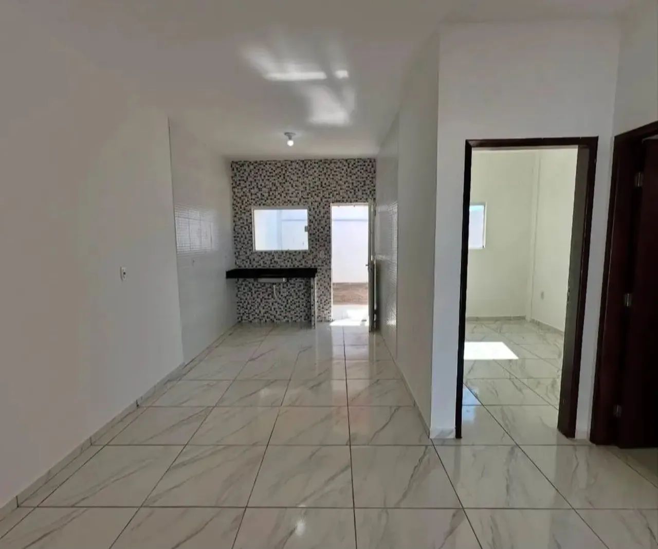 #Casa 2 quartos 1 banheiro em casa amarelo 