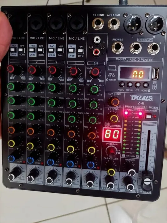 Mesa de som TKL 6 Canais nova