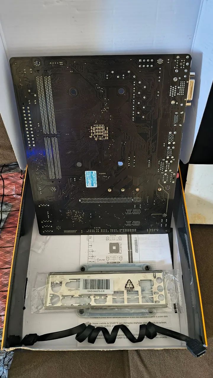 Placa-Mãe Gigabyte GA-A320M-S2H, AM4, Ryzen! Zero. - Foto 2