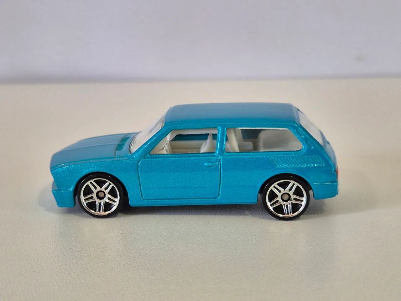Hot Wheels 2011 New Models Volkswagen Brasilia #8/50 Blue  - Foto 3