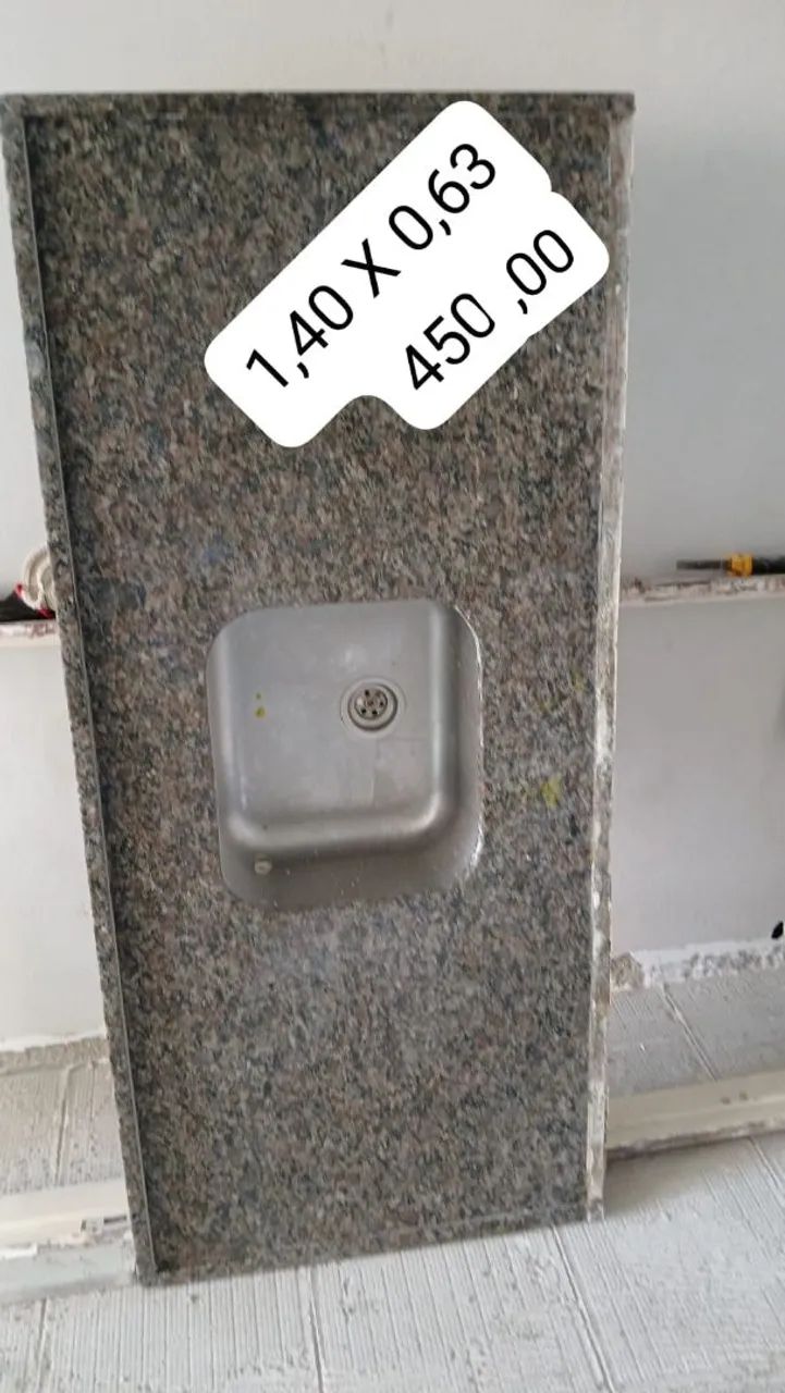 Cuba de Granito com Pia. 1 pia grande de cozinha. 1 pia de banheiro ...