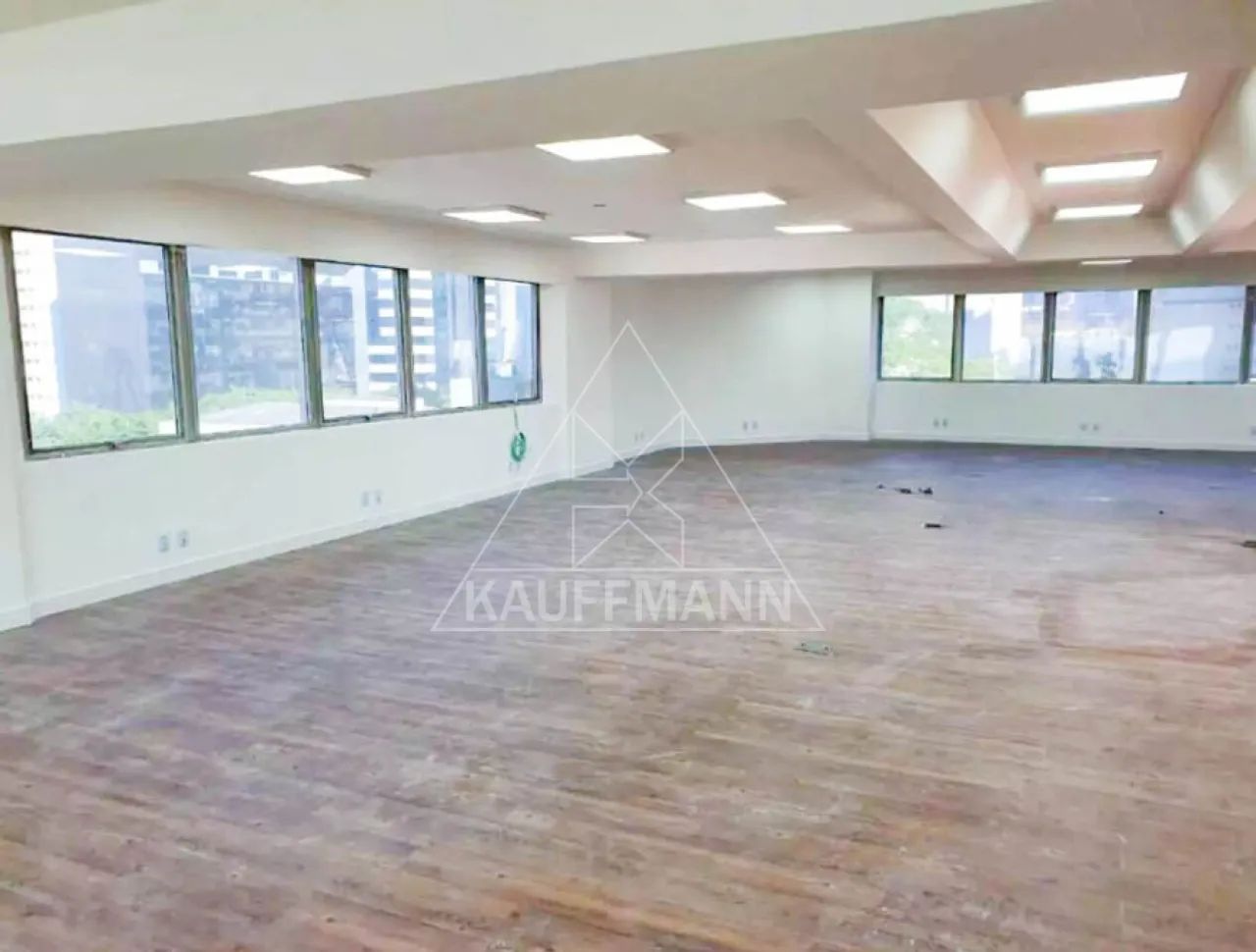 Conjunto Comercial no Brooklin à Venda e Locação com 5 Salas, 4 Vagas e 204m² .