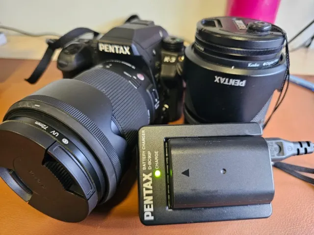 Vendo Câmera Pentax K-3 em estado de NOVO - Kit Completo (2 lentes, 3 baterias e mais)