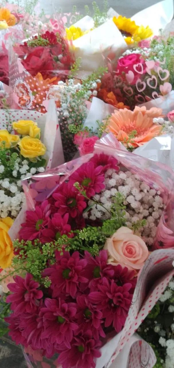Buquês de flores naturais/ entrega grátis  - Foto 2
