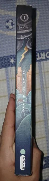 Livro Percy Jackson 1 O Ladrão de Raios - Foto 2
