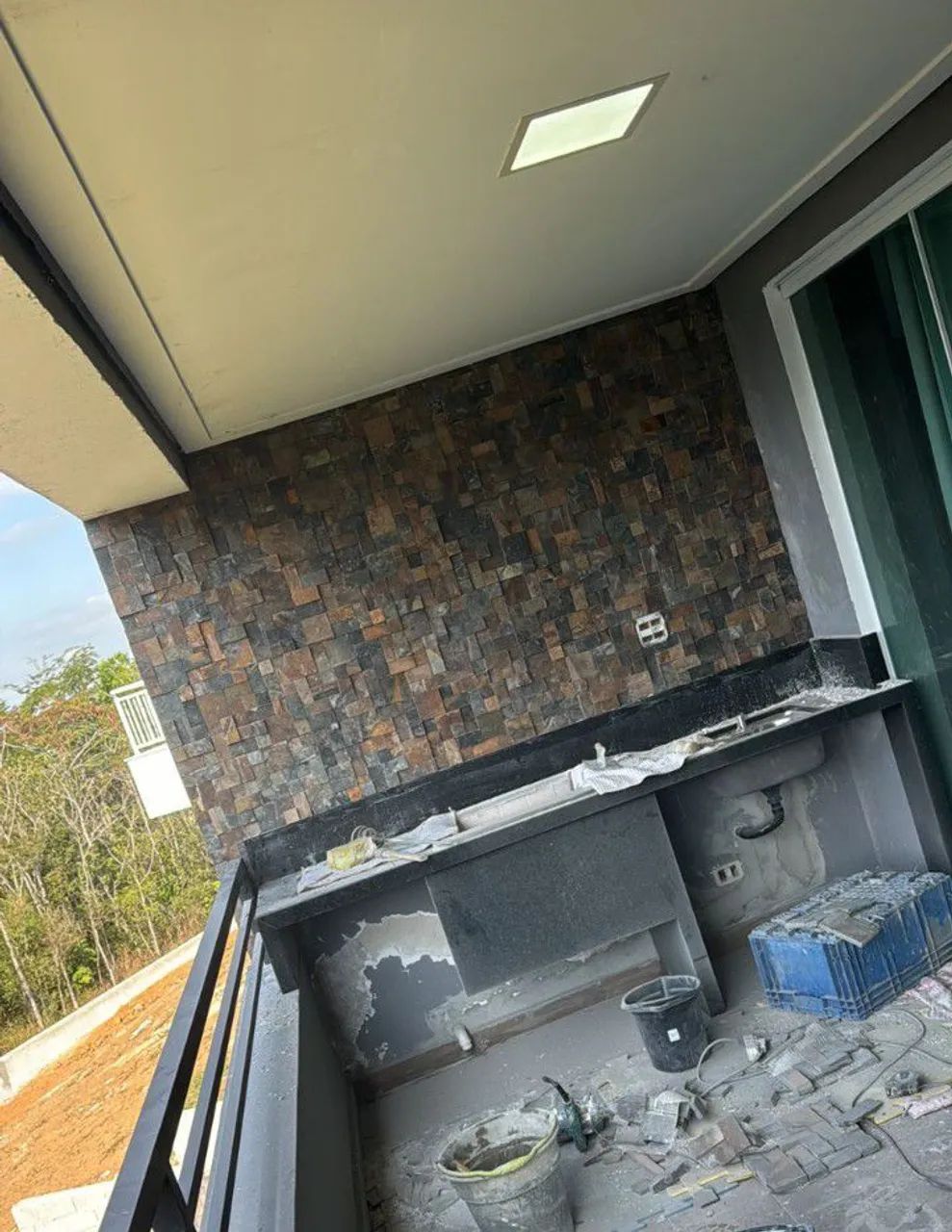 Pedra ferro na placa 30x30 em mosaico , com mais facilidade na hora da instalação 