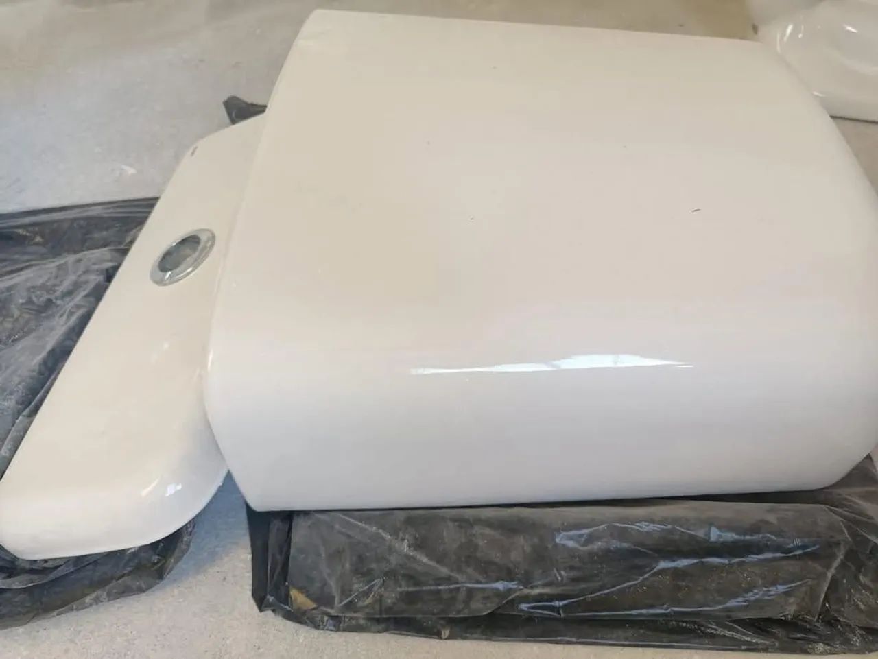 VASO SANITÁRIO BACIA E CAIXA ACOPLADA DECA IZZY - Foto 3