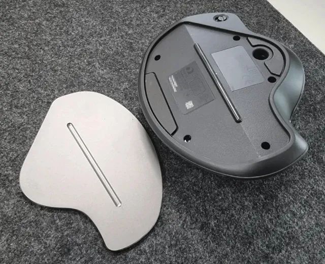 Mouse Ergonômico Logitech Ergo Trackball Bluetooth e USB (wireless) - Foto 3