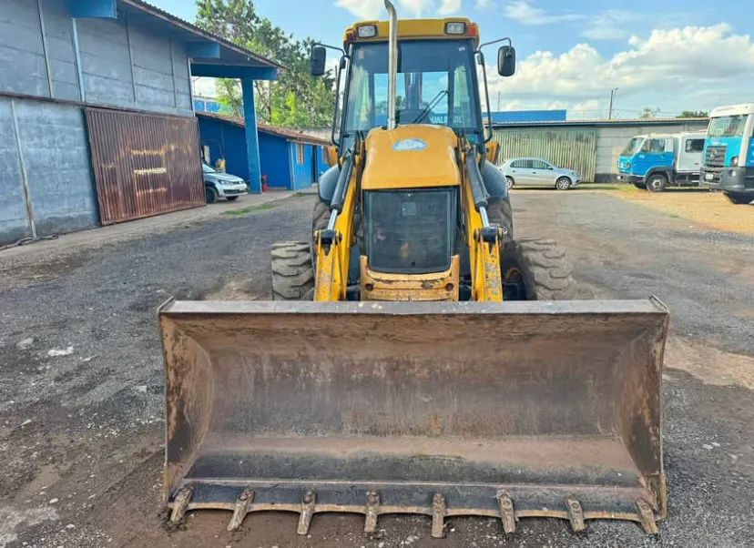 2015 RETROESCAVADEIRA JCB 4X4 - Foto 2