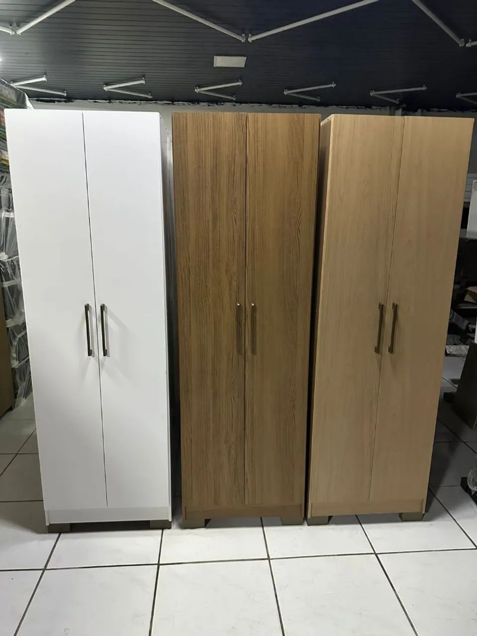 Armários de diferentes cores pronta entrega 