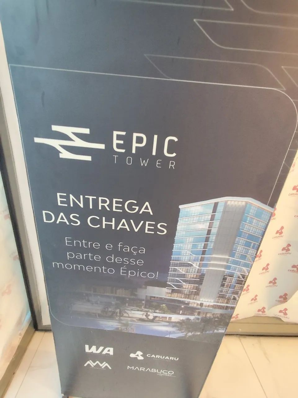 Alugo Epic Tower 47 m² último andar de salas, piso elevado e estrutura surpreendente - Foto 4