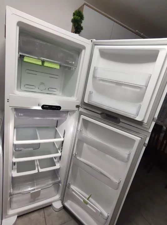 Vendo geladeira 340 litros Consul 1 ano de uso