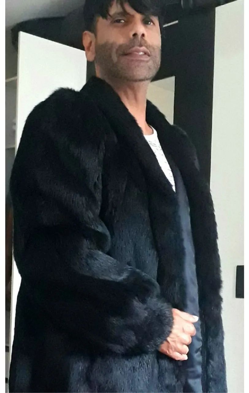Casaco de Pele Preto Elegante - Foto 2
