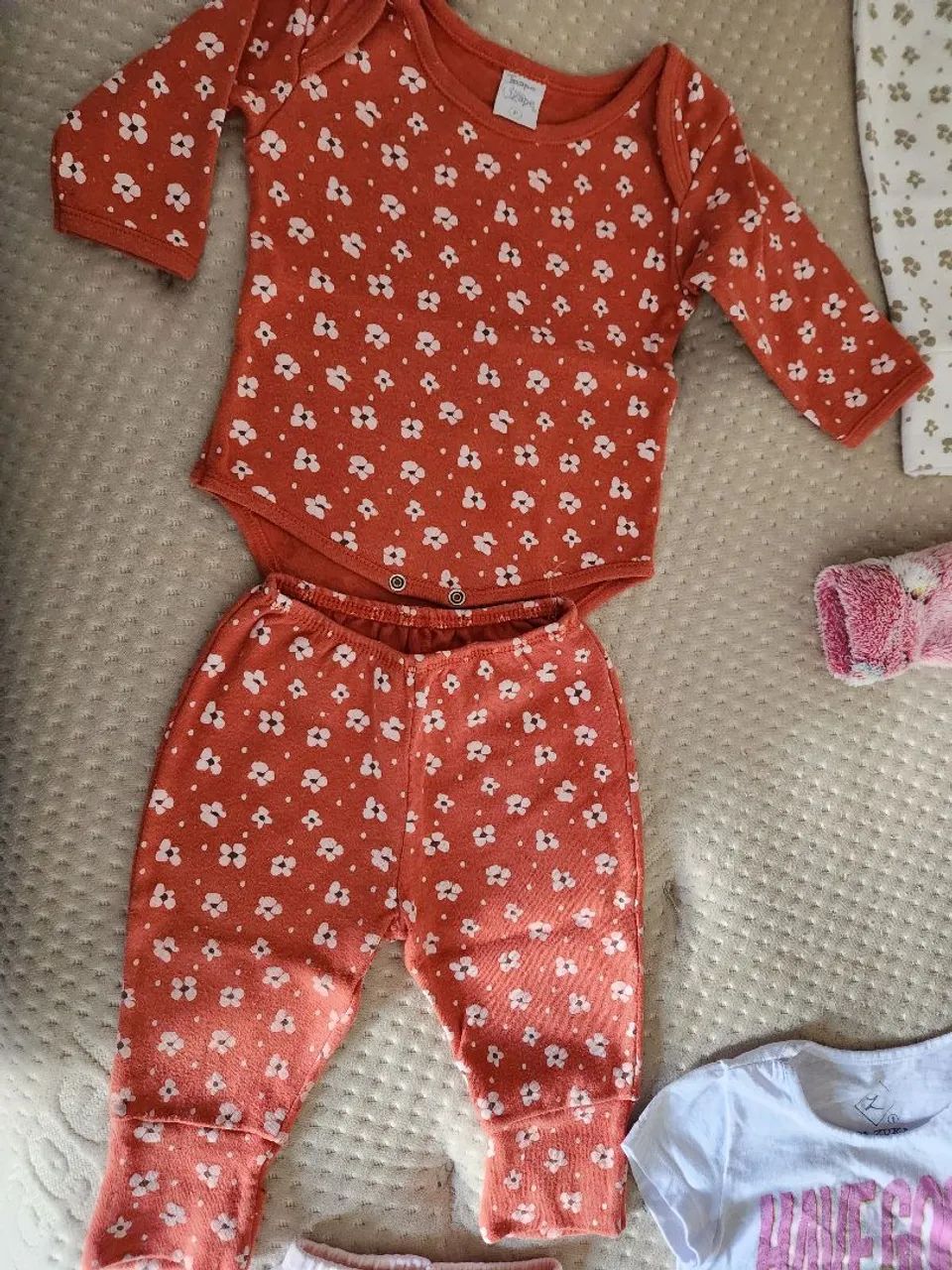 Lote de roupas - Foto 2