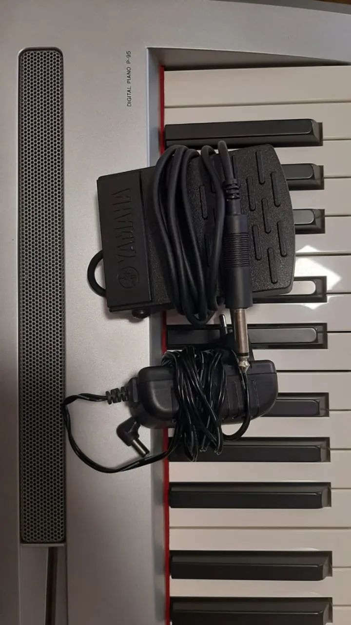 Piano Digital Yamaha P95 com case - Foto 5