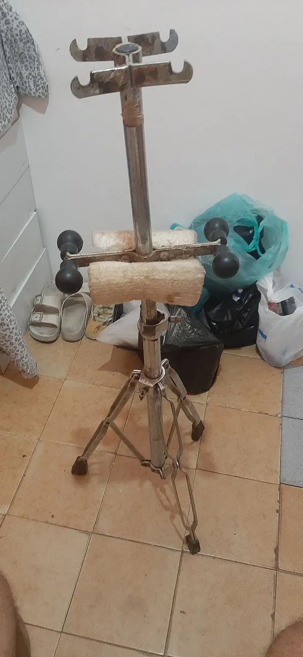Estante de conga e bangô