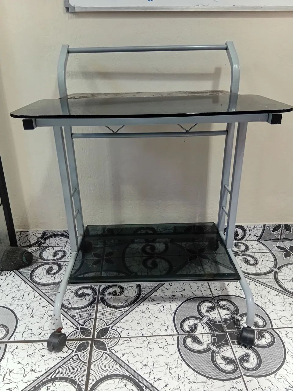 Mesa de Computador em Vidro - Ótimo estado! - Foto 3