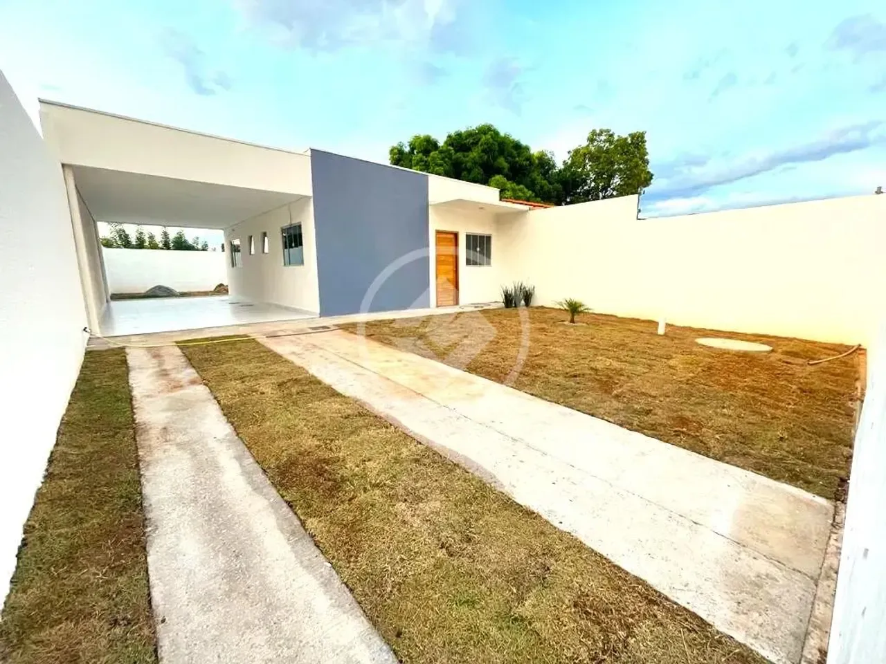 Casa Térrea Ampla no bairro Dr. Fábio Leite, Cuiabá-MT - Terreno de 250 m² - 2 Quartos sen