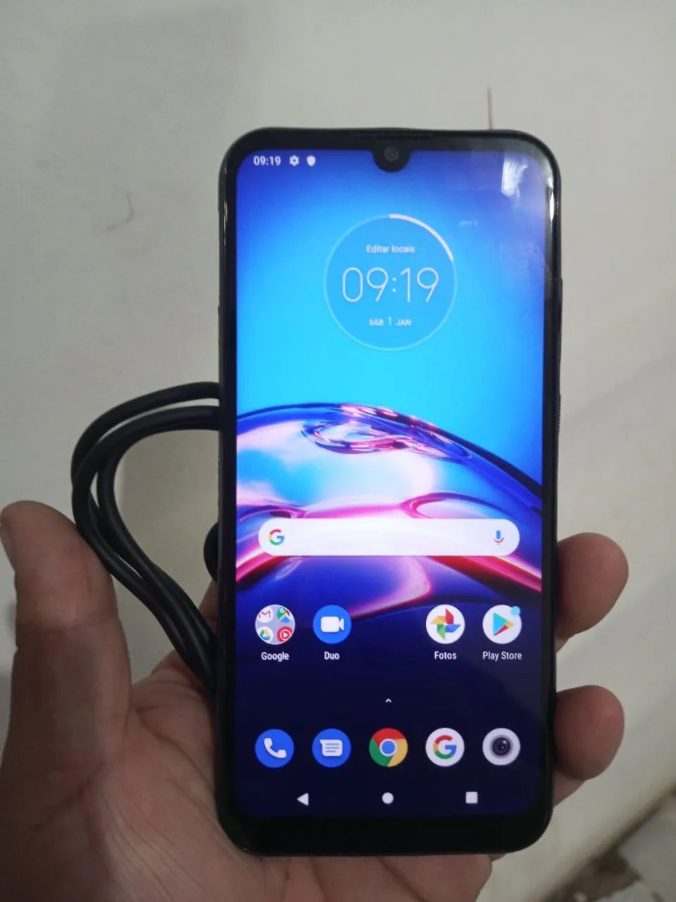 Vendo moto E6S 64 gb com cabo do carregador