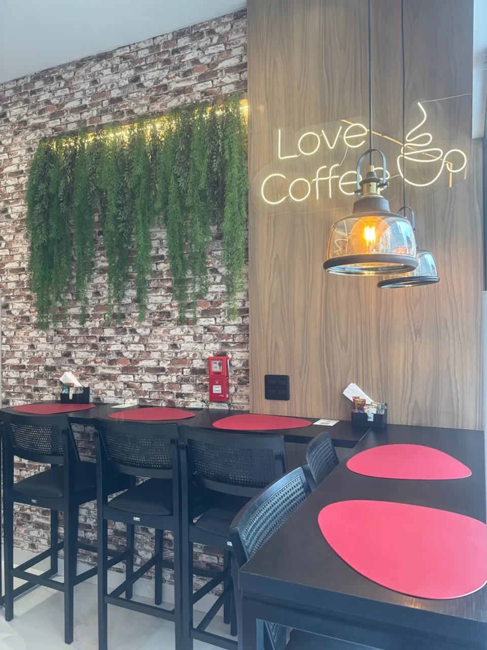 Vende-se cafeteria e bistrô no coração da Meia Praia Itapema
