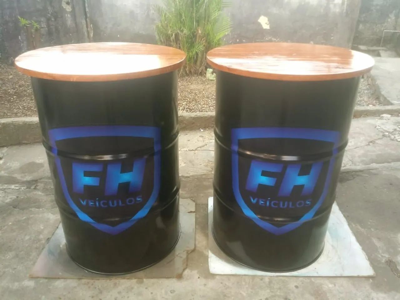 Stylish/custom barrel tables64363875550978121