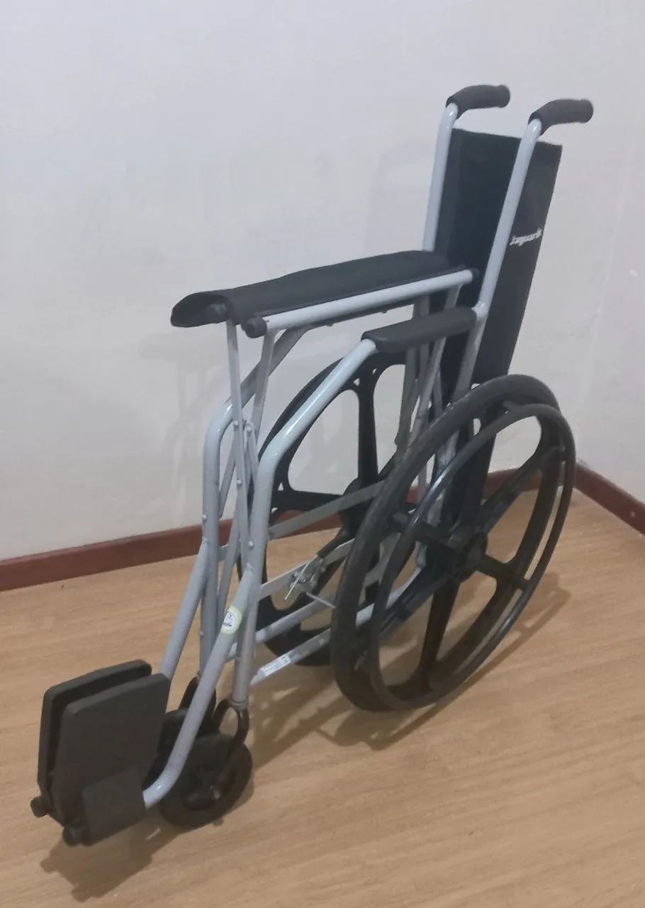 Cadeira de Rodas ( Urgente) - Foto 2