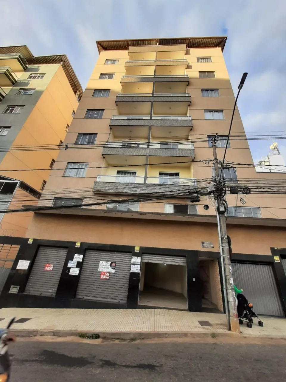 Loja comercial com Sobreloja