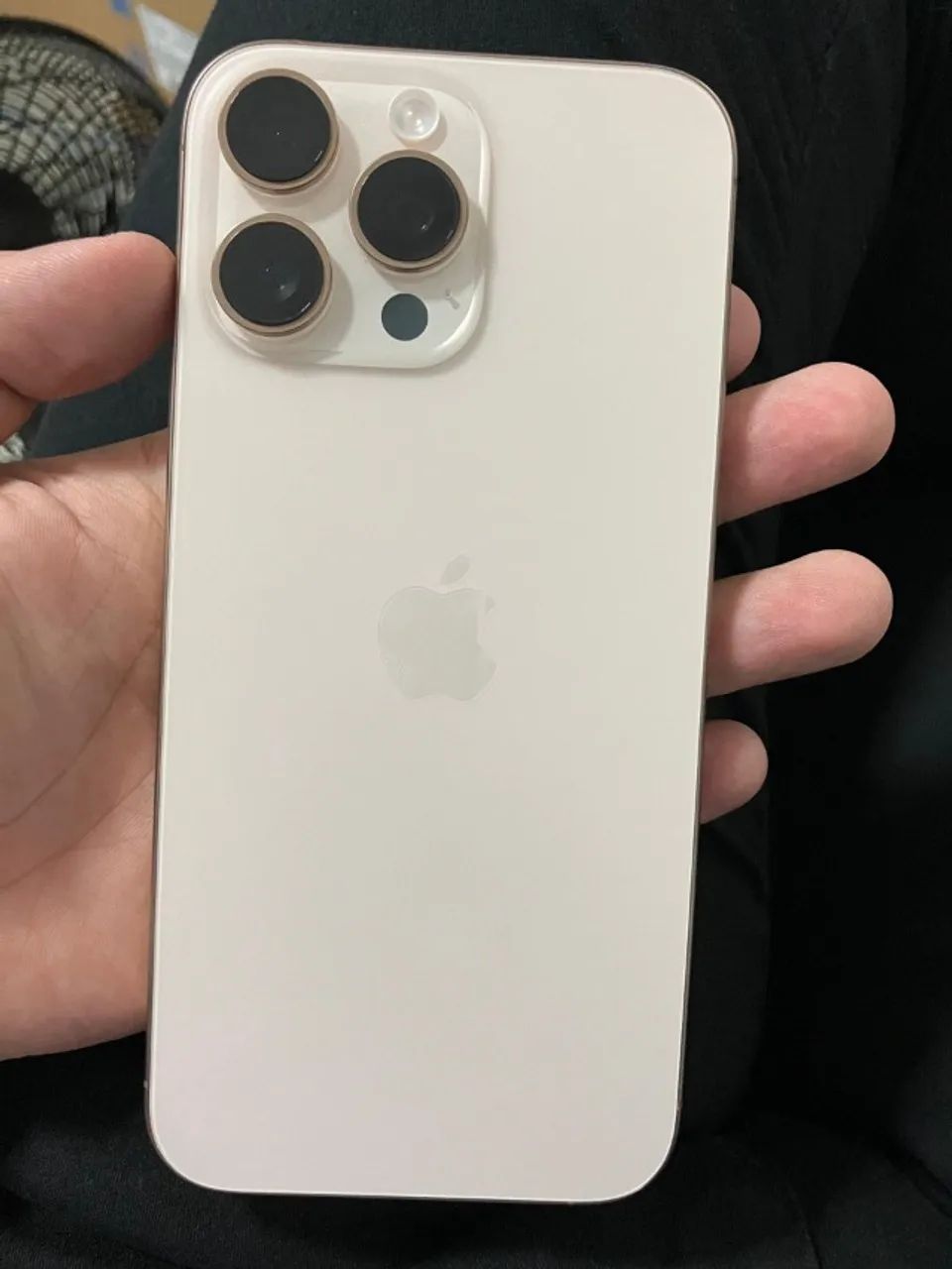 Iphone 16 pro max 256GB - Menos de 1 mês de uso -- COMPLETO