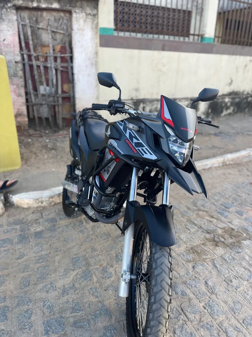 Xre 300 troco em carro ou vendo  - Foto 2