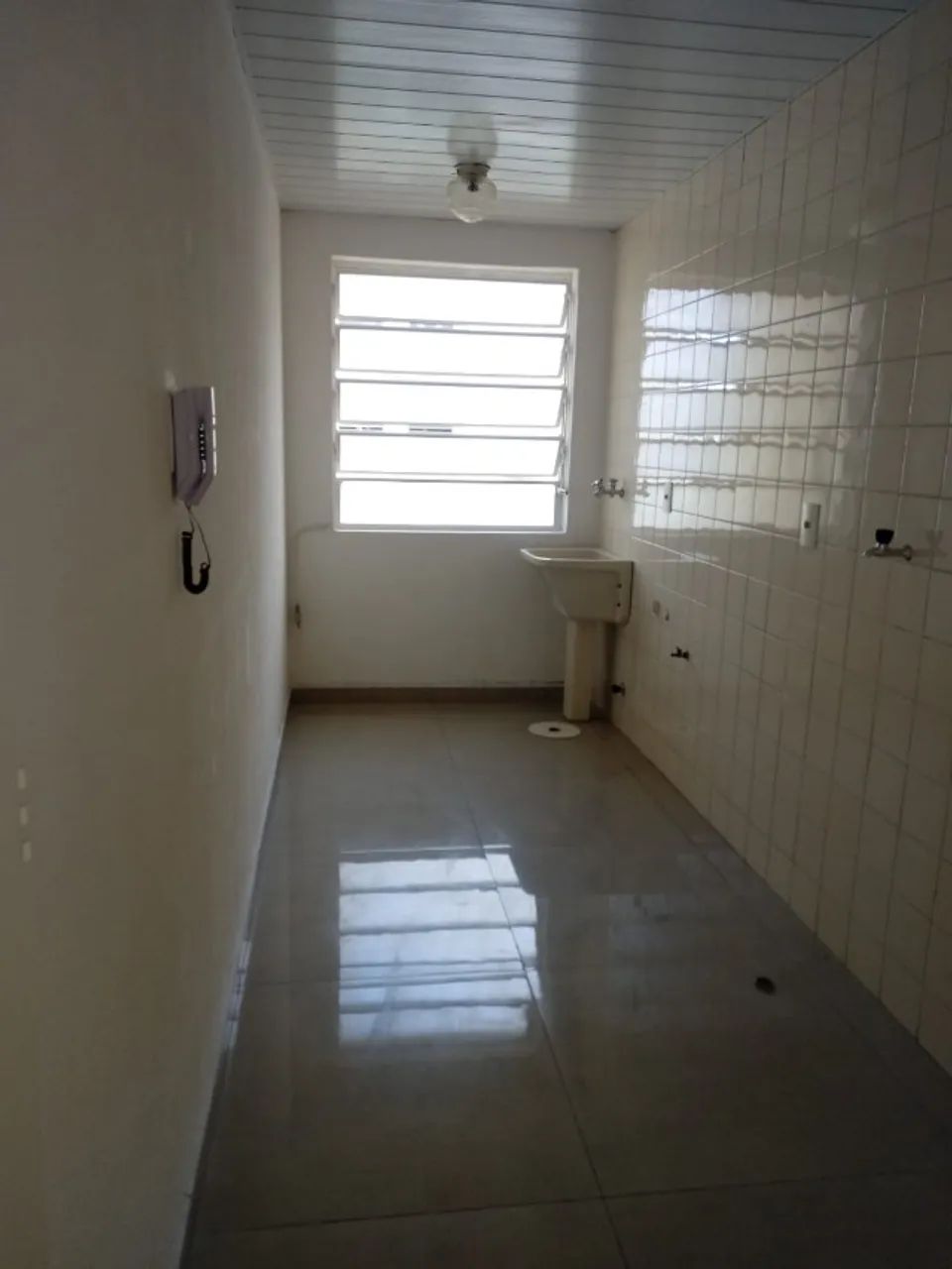 Aluga-se Apto 2 dorm. Dir. Proprietário Prox. Sertorio e Assis Brasil. - Foto 3