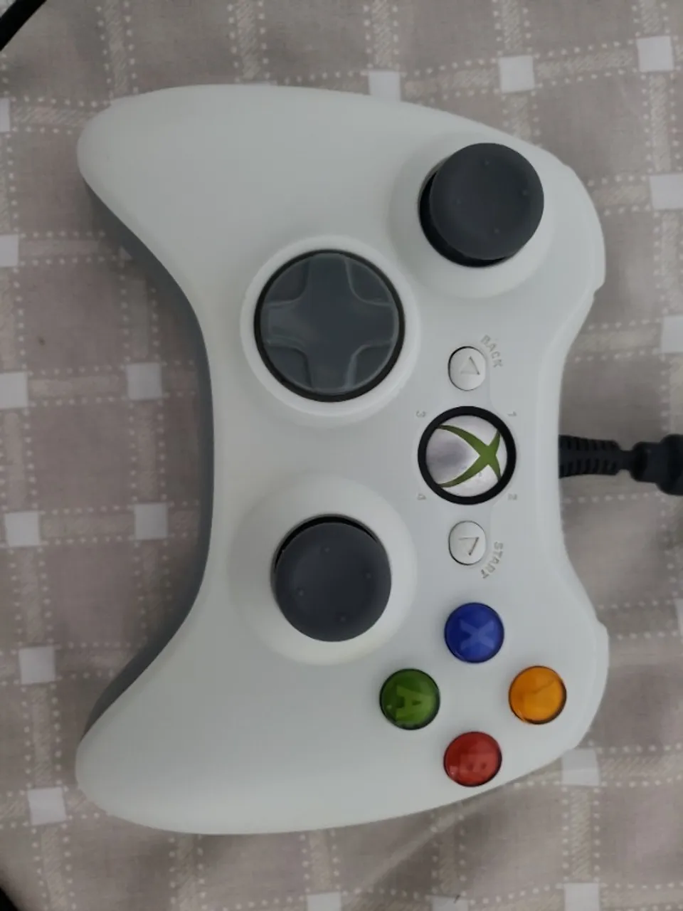 Controle original xbox 360 com fio, funcionando normalmente, envio via OLX