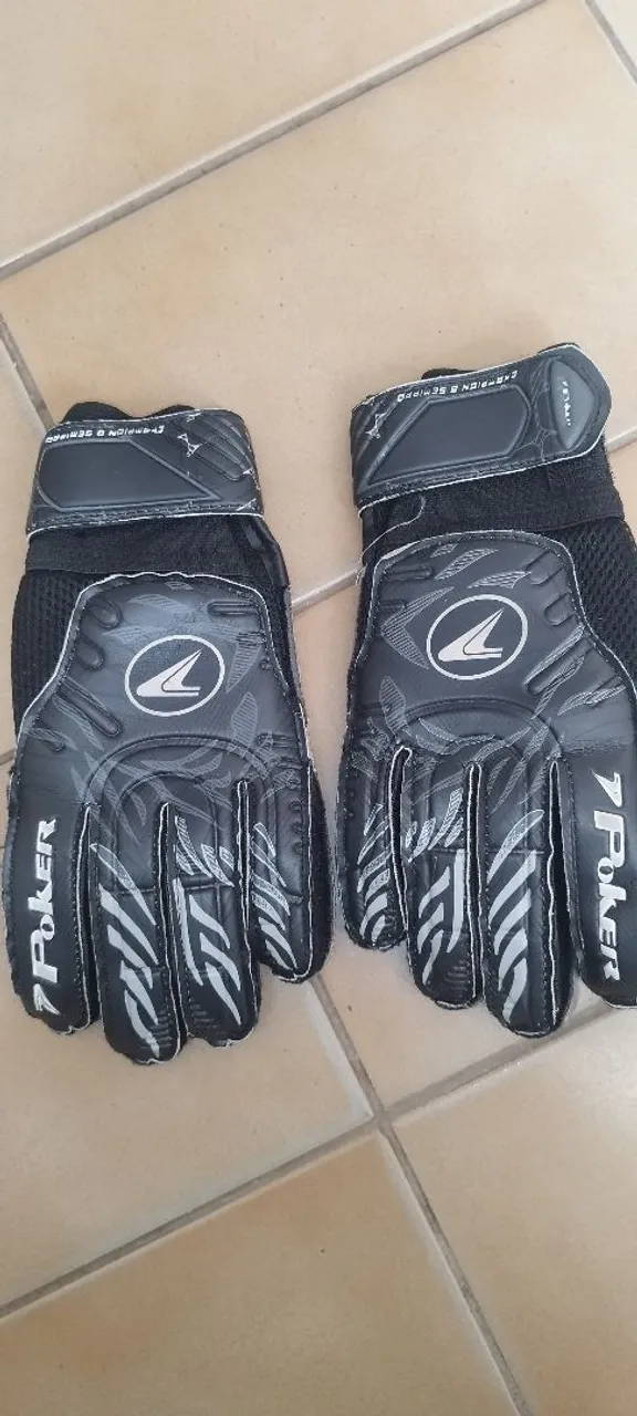 Luvas de Goleiro Profissional 7Poker