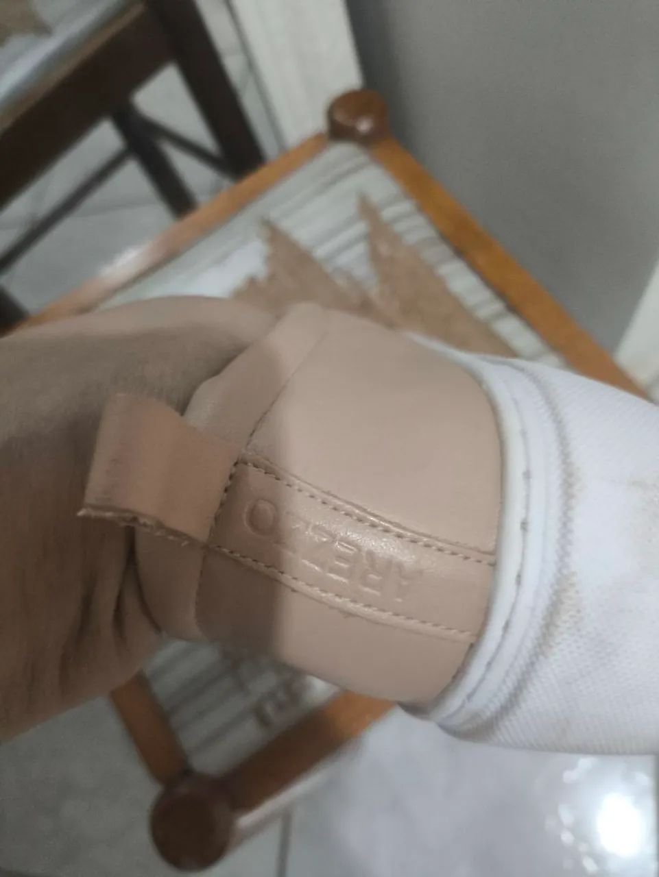Tênis em couro Slip On Arezzo Bege - Foto 3