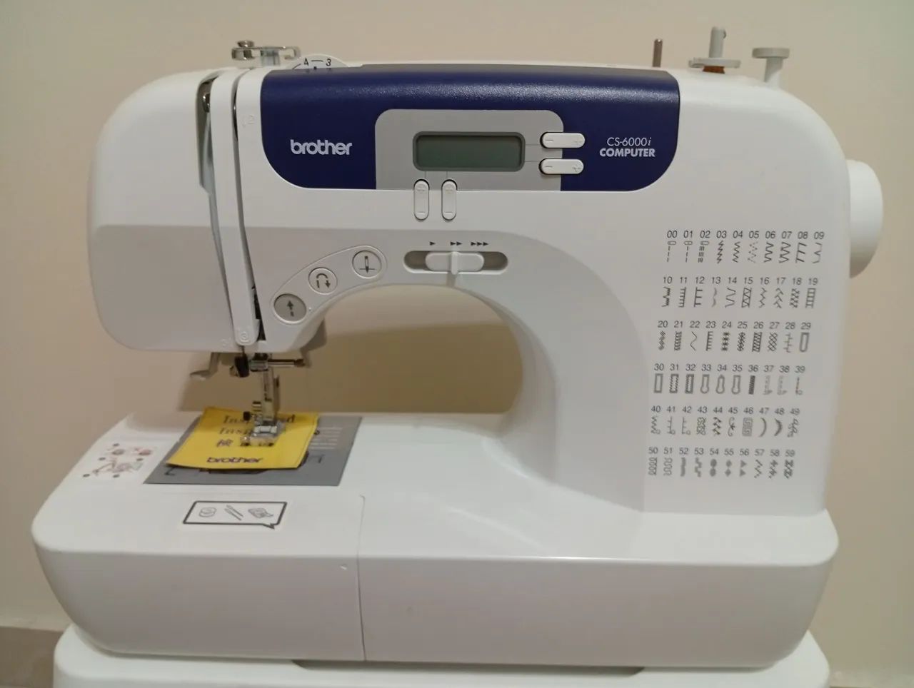 Máquina de Costurar Brother CS-6000i-ESTADO DE NOVA